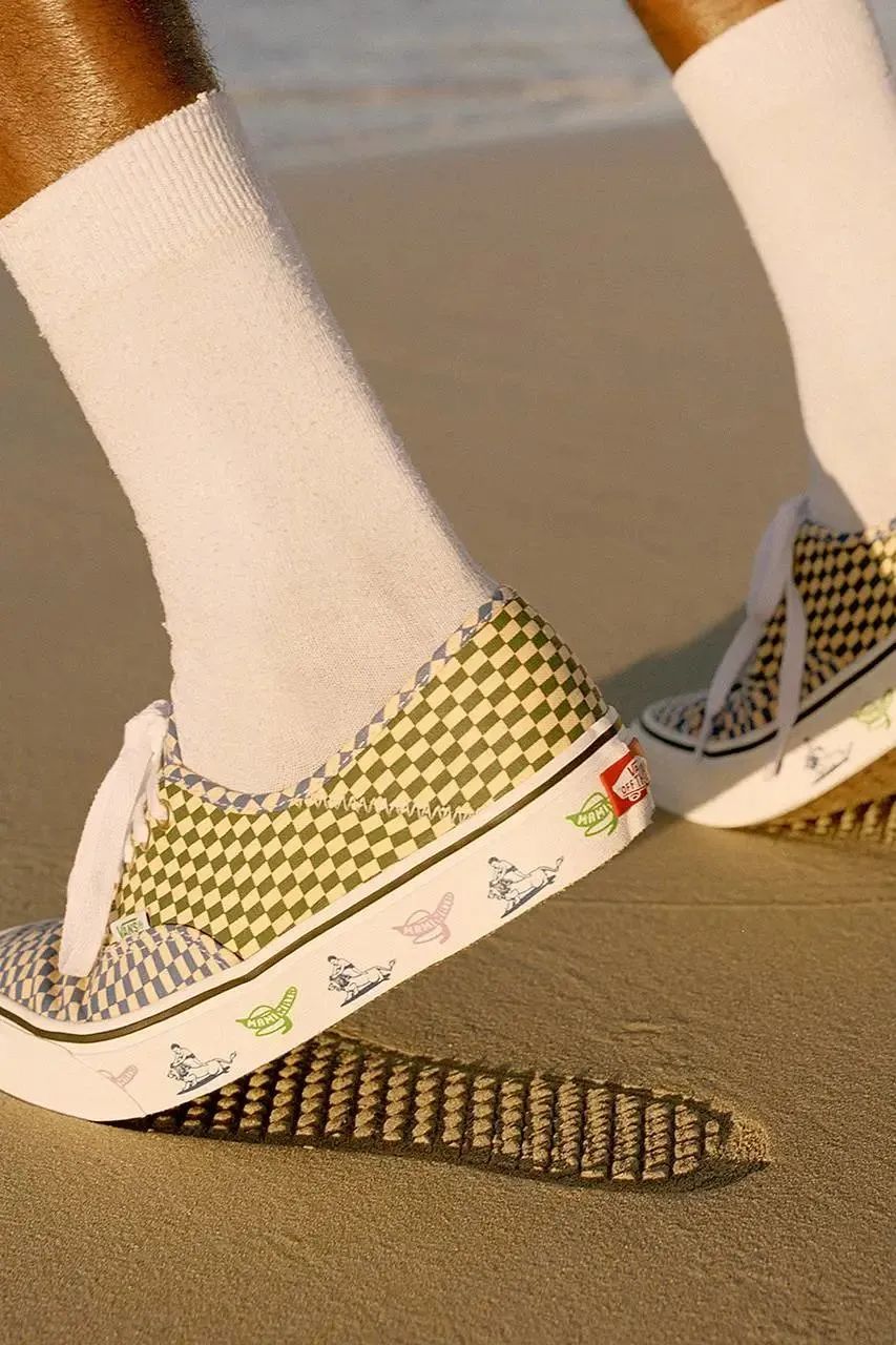 vans2023兔年联名款,takahayashixvans联名黑红