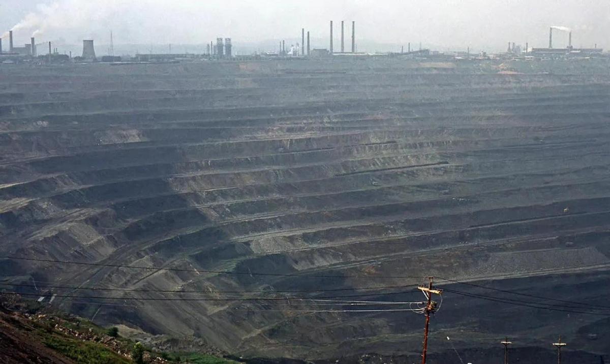 30张老照片揭露被处死犹太妇女赤身裸体的残忍现实!