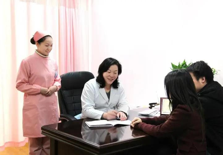 25岁女子有2个子宫,24岁女子体检发现有两个子宫