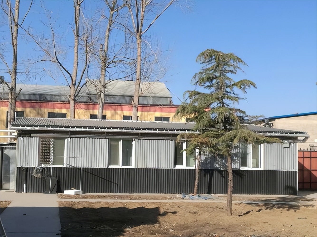 夏日农村院子遮阳隔热,农村屋顶夏天太阳晒得太热怎么办