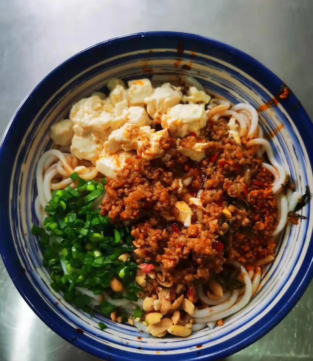 吃货们千万不要错过的昆明美食街,昆明翠湖公园附近美食街