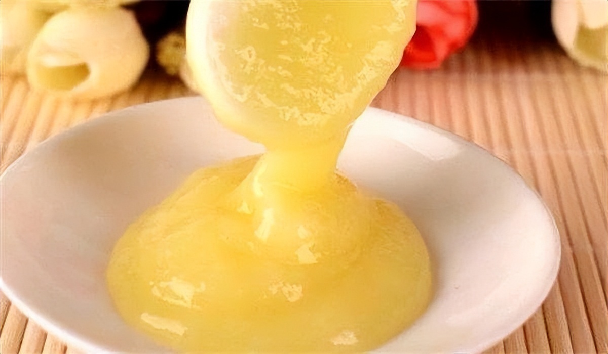 蜂王浆什么时间吃最合适呢,蜂王浆最好是早上吃还是晚上吃