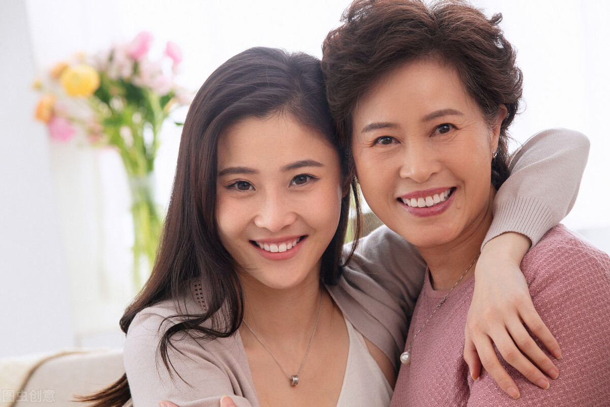 “你妈再不走我要疯了”老公想妙招送走多管闲事老妈：人不能太闲