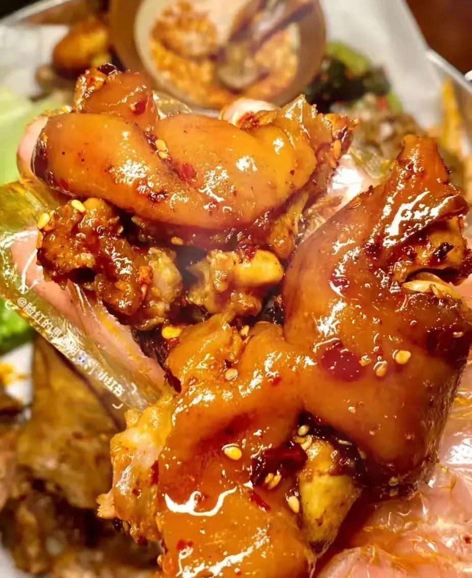 吃货们千万不要错过的昆明美食街,昆明翠湖公园附近美食街