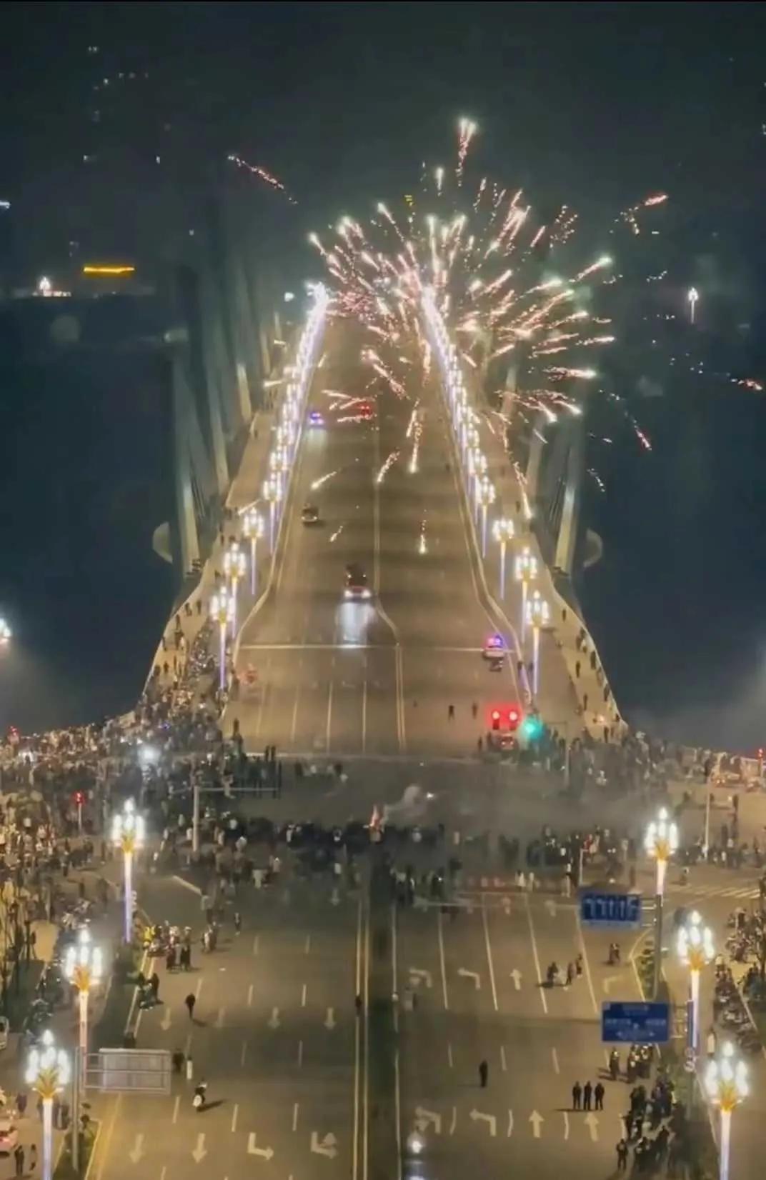 南阳人为什么舍近求远，去湖北襄阳“抢炮”？