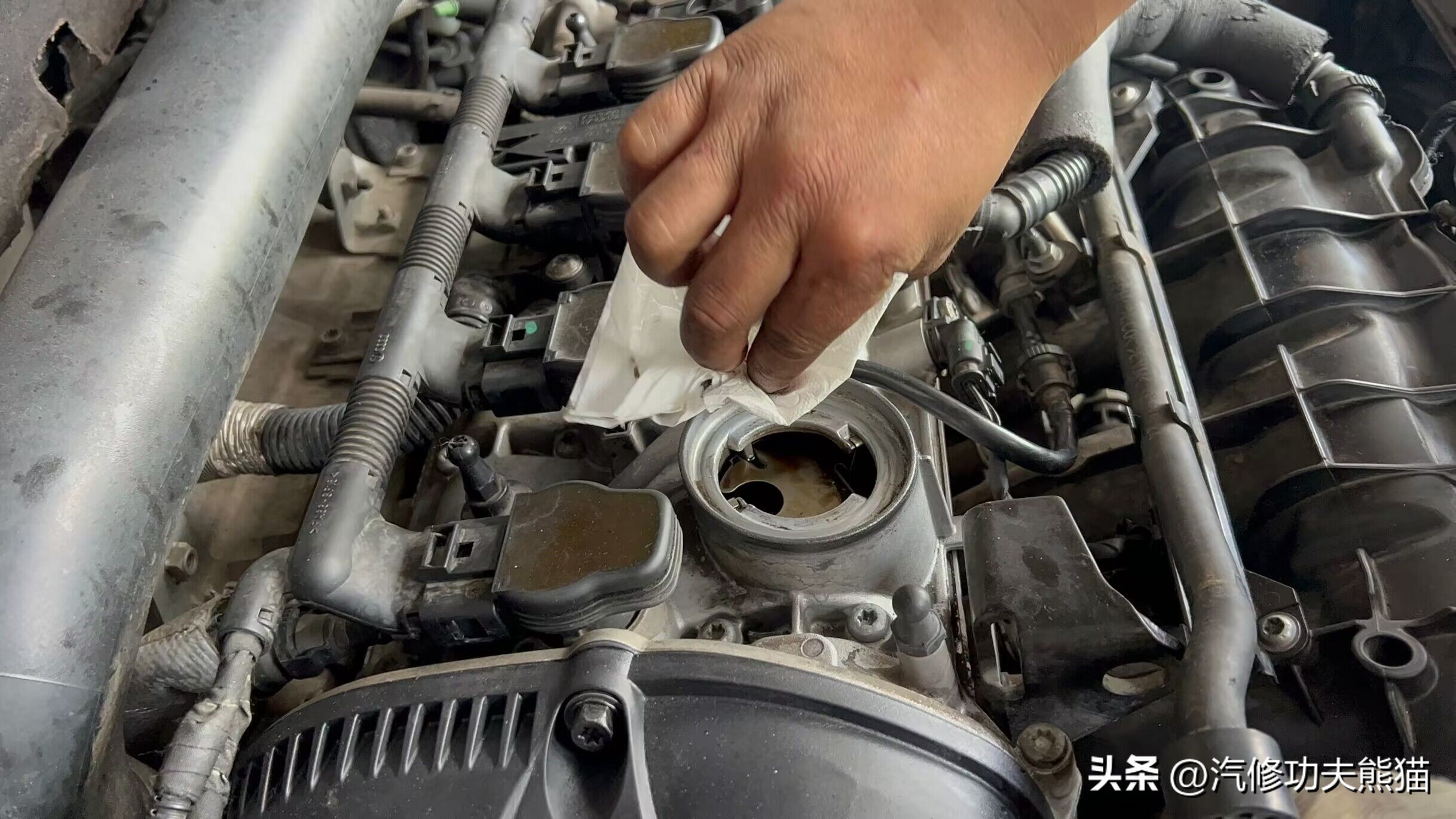 2017款大众迈腾10万公里烧机油,十年的迈腾怎么样后期维修费用