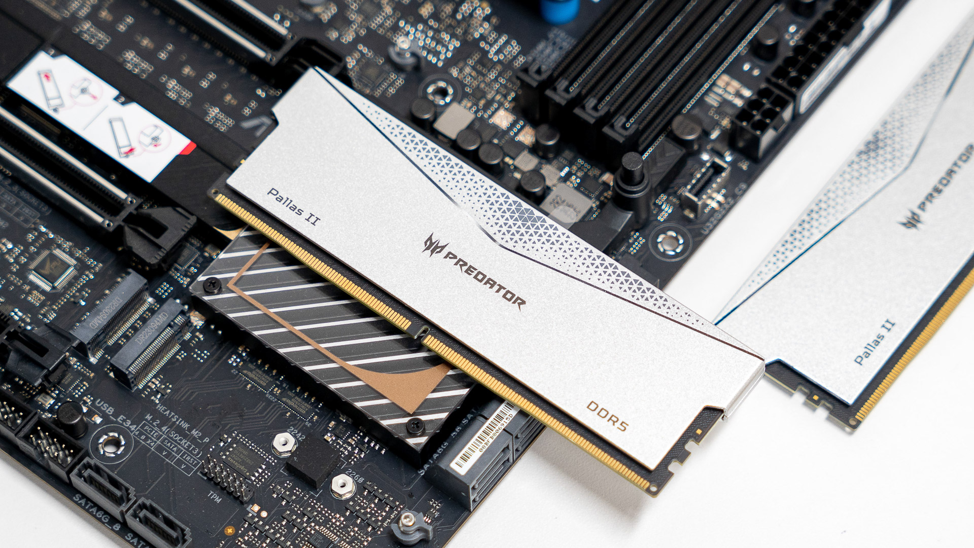 华硕proartz790支持ecc吗,华硕z790和pro