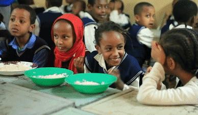 喜爱甜品的刨冰店老板，要把舌尖上的快乐传递给远方的乡村孩子