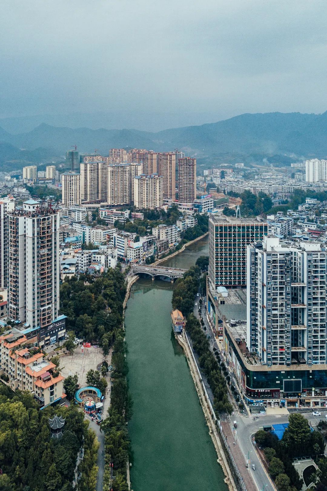 中国茶业历史悠久各种各样的茶叶,中国产茶的四大茶区