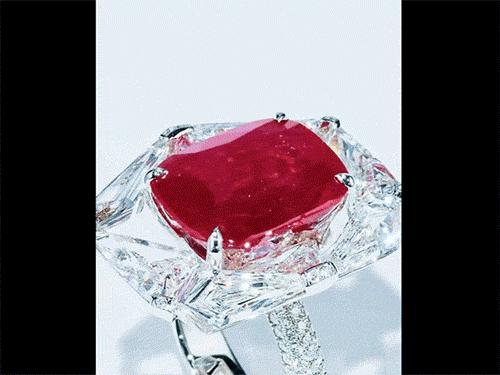 关之琳红宝石戒指,关之琳拍卖红宝石成交价