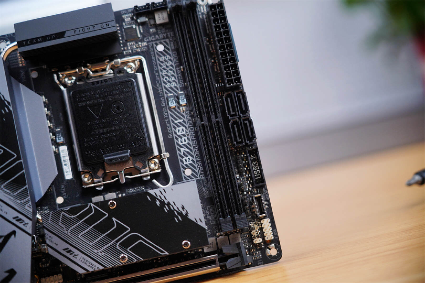 技嘉b760i迷你雕用什么散热器,技嘉b760小雕主板配13代i5