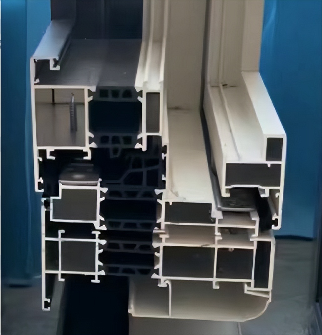 实拍断桥铝加工厂,断桥铝工厂现场实拍