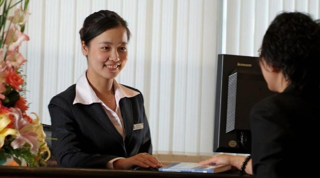 河南女子出租屋“躺平”8年,每月只花500,竟“疗愈”了自己