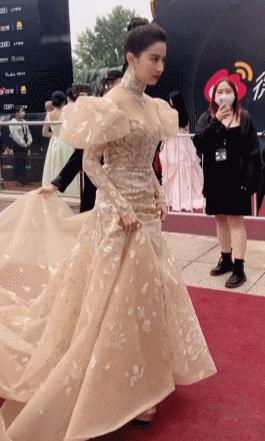 易梦玲网红衣服,易梦玲穿迪奥古董高定