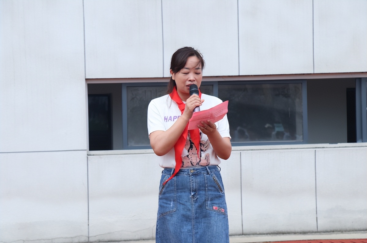 各学校少先队入队仪式,五路小学少先队员入队仪式