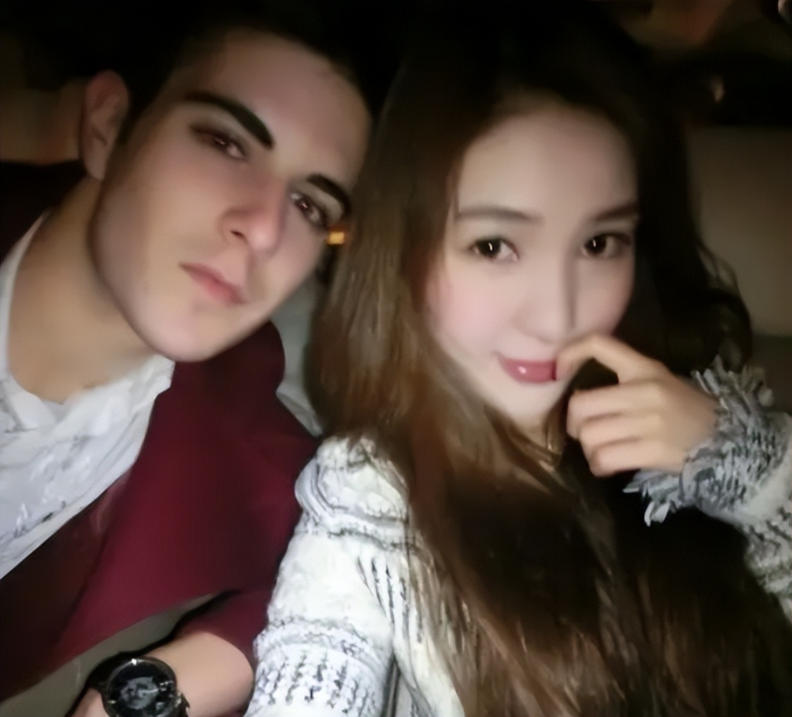 郭美美当年所犯何罪,郭美美事件中坐轮椅的人是谁