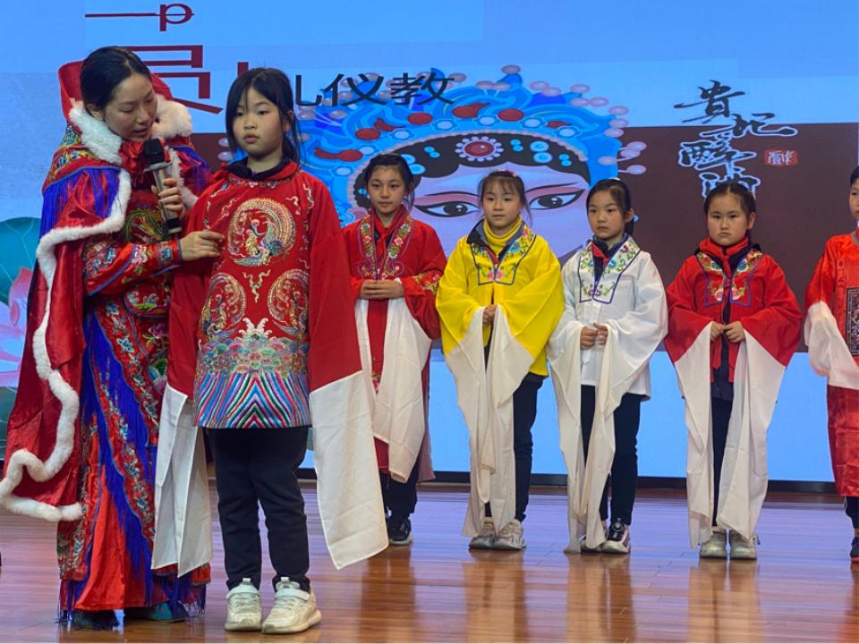 传统戏曲走进校园,戏曲走进校园京剧