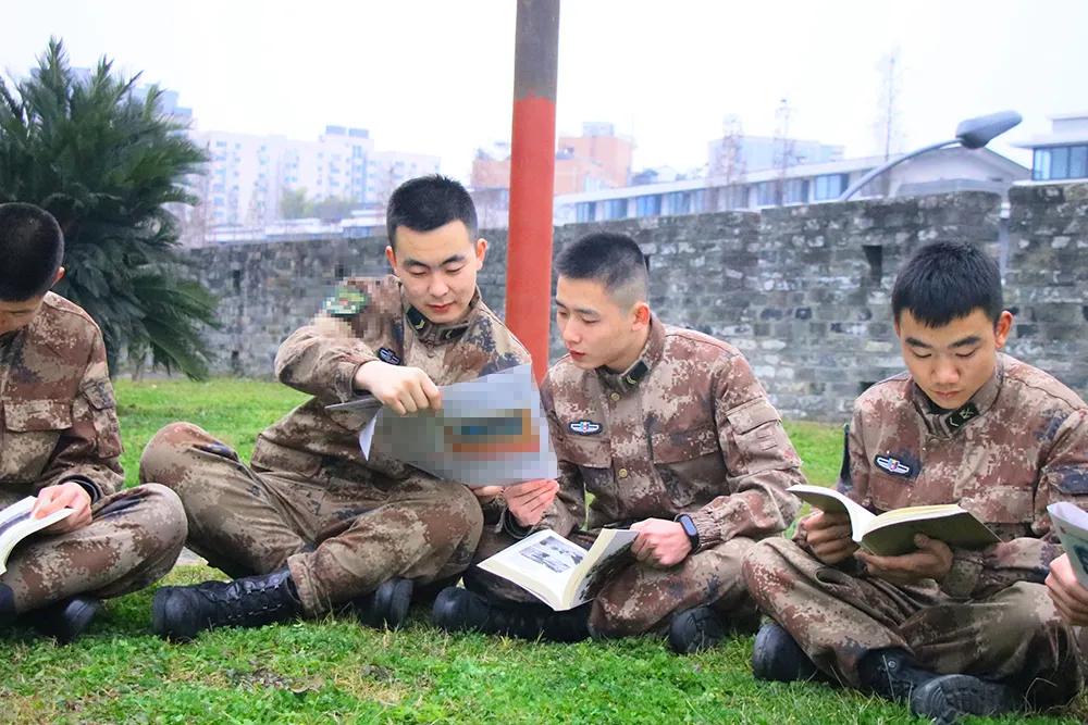 蓉城“红旗台站”，一所年轻的“精英学院”