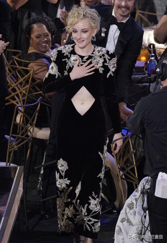 艾美奖红毯怪奇物语,艾美奖红毯走法