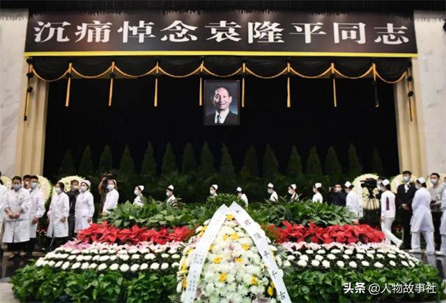 袁隆平逝世的感人留言,得知袁隆平逝世崩溃大哭的老人