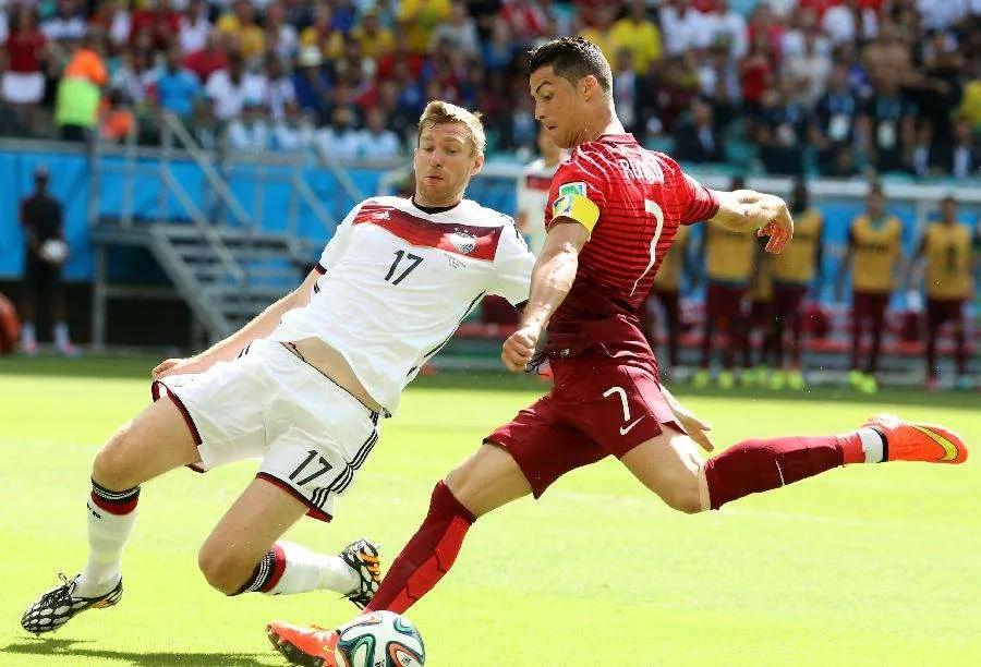 世界杯c罗vs梅西弧线球,世界杯决赛梅西对决解读