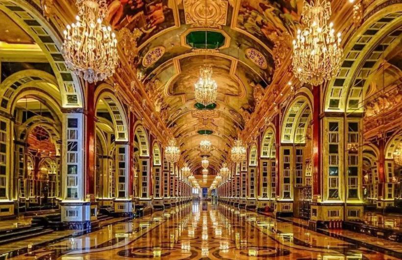 海南三亚海滩地标建筑,三亚地标建筑九棵树大楼