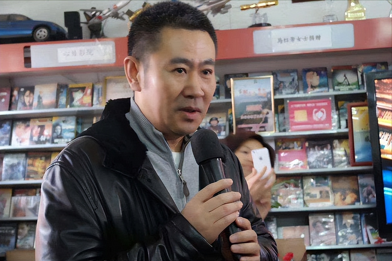 已经退休的12位央视著名主持人,已经退休的12位央视主持人