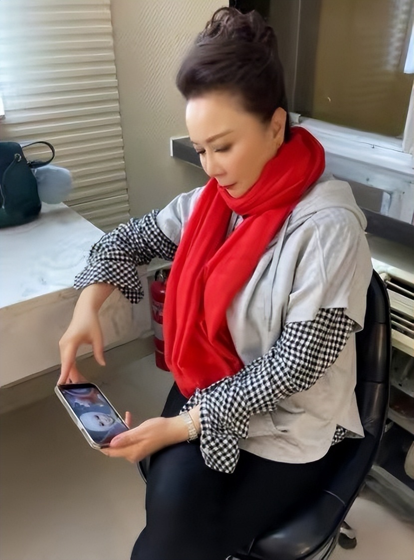 明星下颚骨整容后遗症,脸像鞋拔子怎么改善