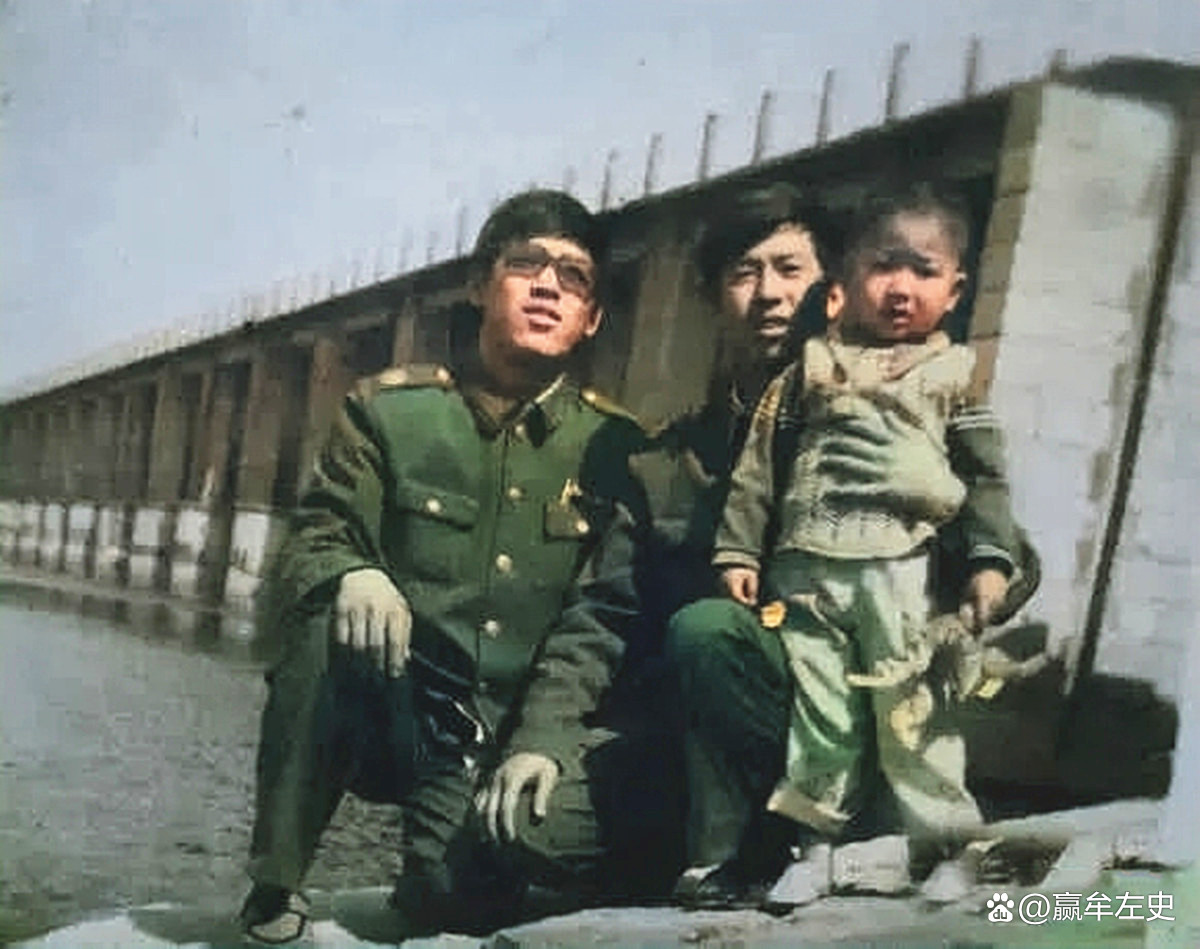 铁道游击队员在微山湖上老照片,山东微山湖历史老照片