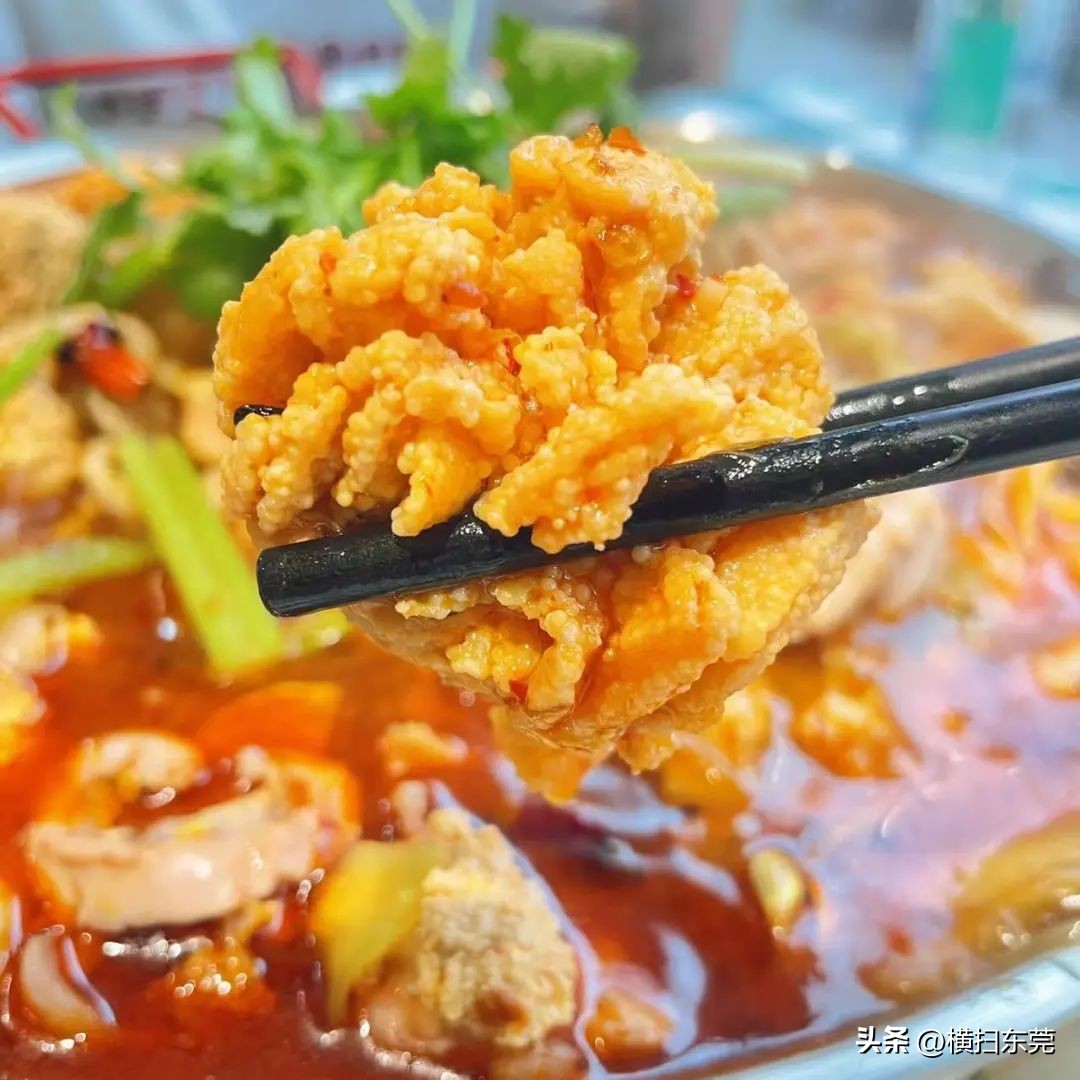 南城县夜宵排档一条街,附近大排档生蚝99元100只