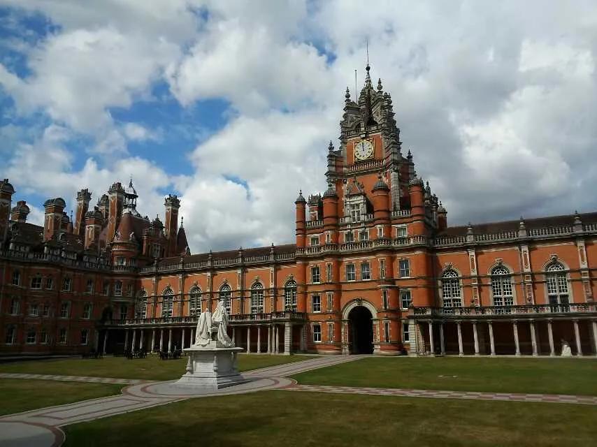 英国旅游之伦敦大学皇家霍洛威学院