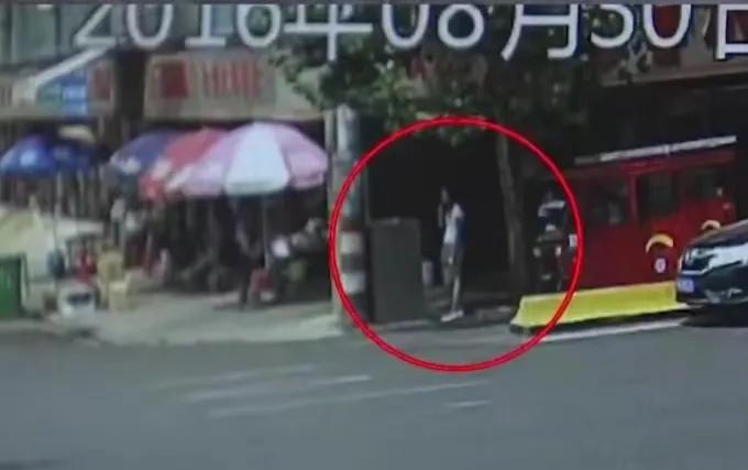 花季少女被杀抛尸逃13年,18岁少女被杀惨遭抛尸破案