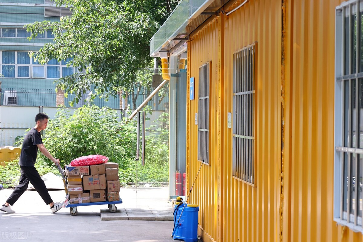 如何对付快递代收点蛮横态度,快递随意放代收点能整治一下吗