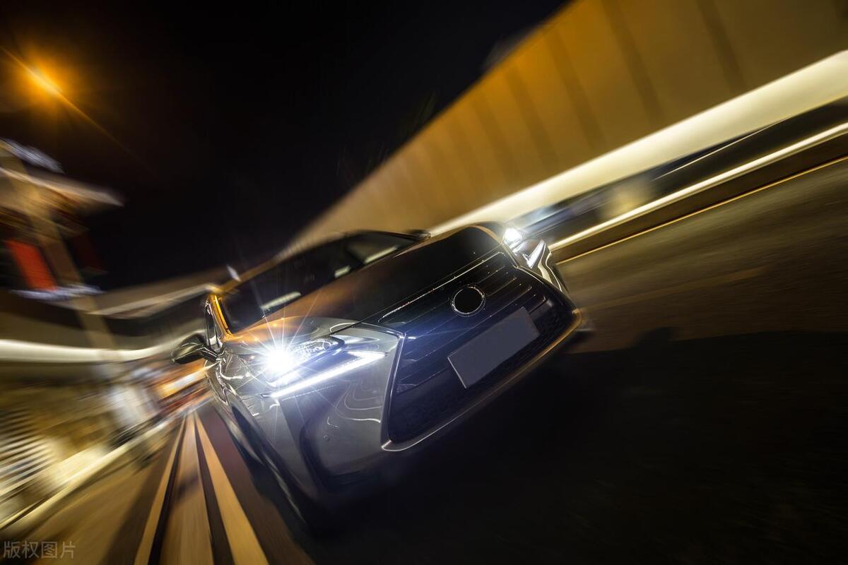 为什么新车开几个月就要当二手车卖掉?探究汽车市场的深层逻辑