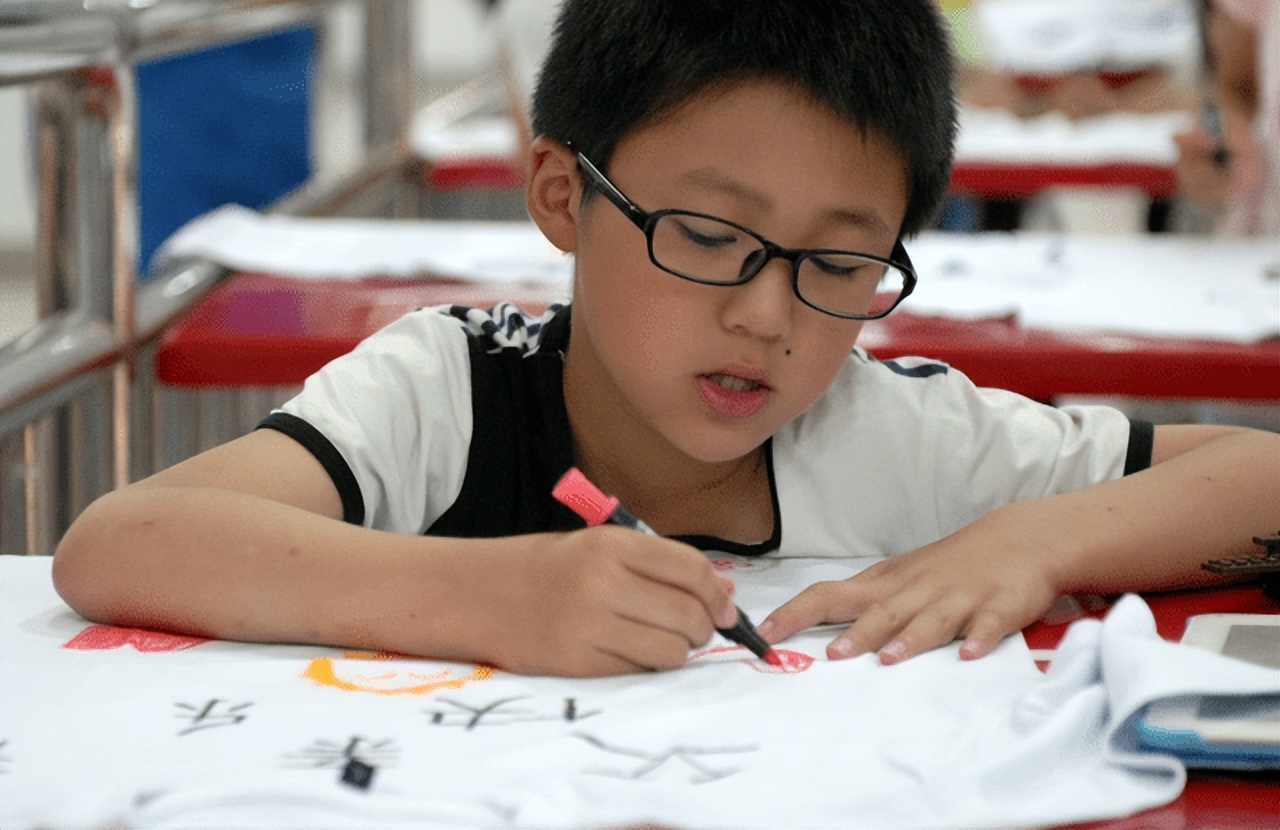 小学生“摩斯密码”聊天,小学生发出摩斯密码