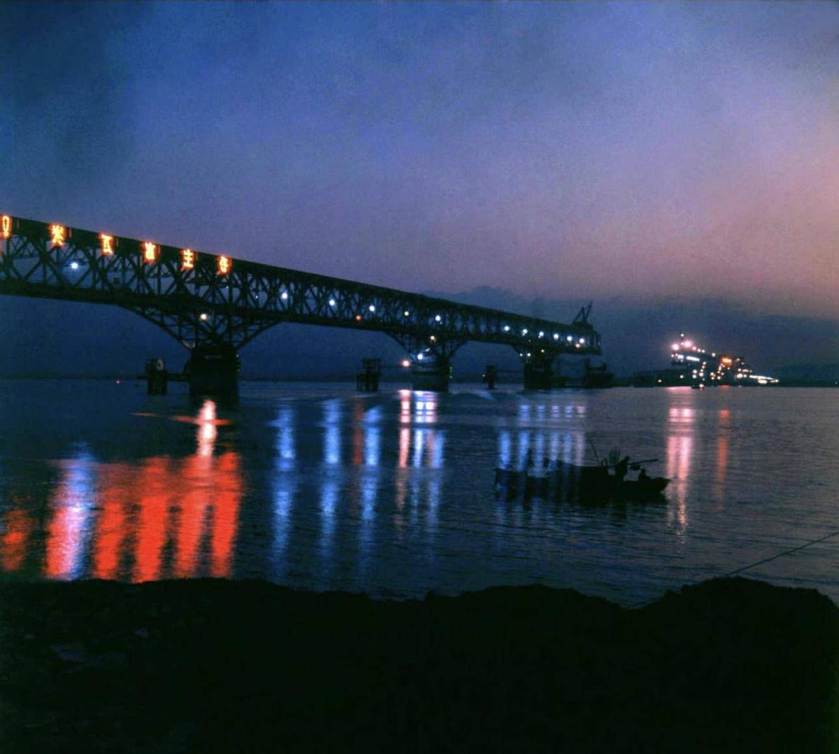 【晚清*楼青***录秘**】媚态撩心，丰乳肥臀，再现女子风姿！