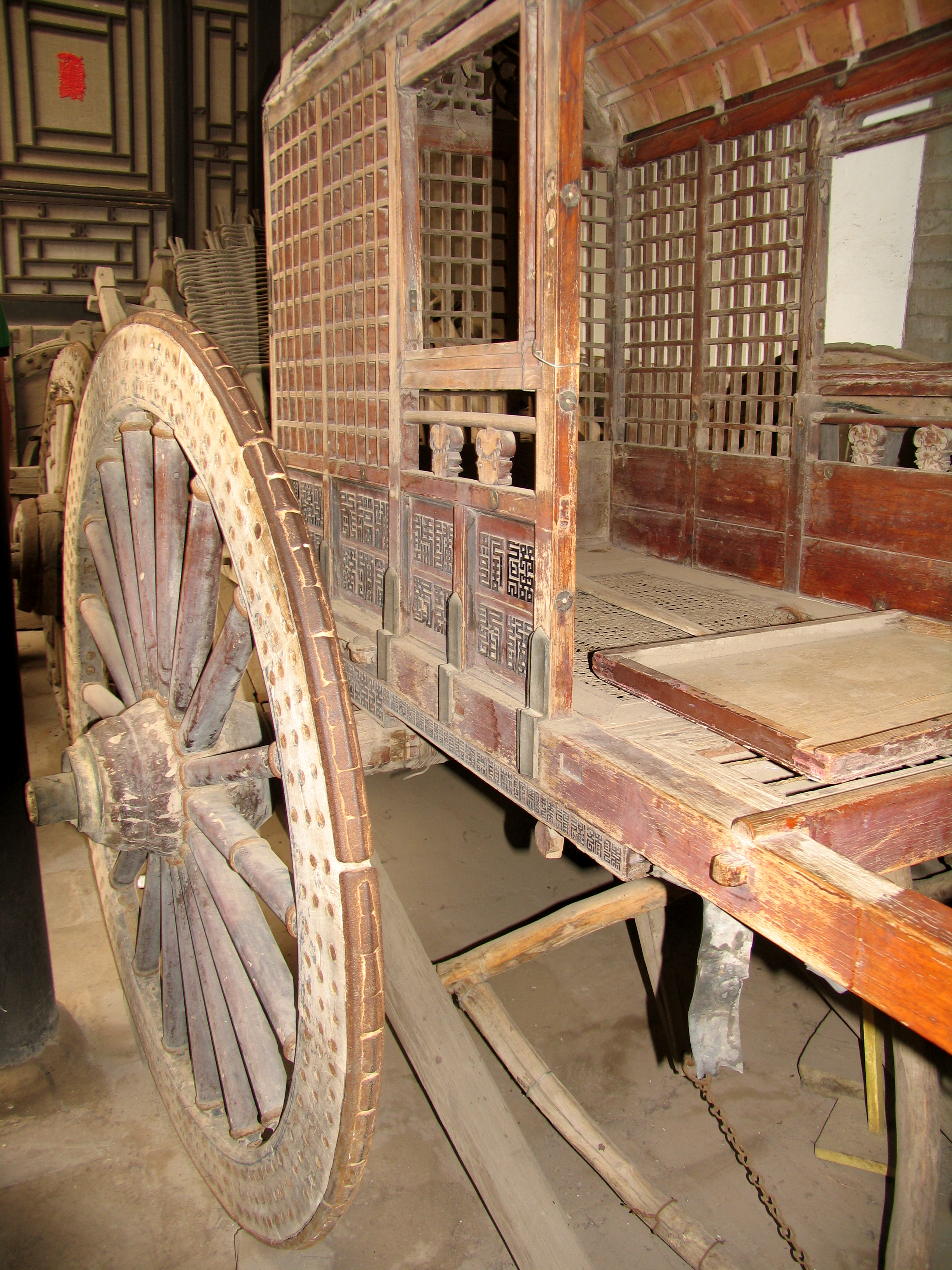 山西乔家大院全景,山西乔家大院后人