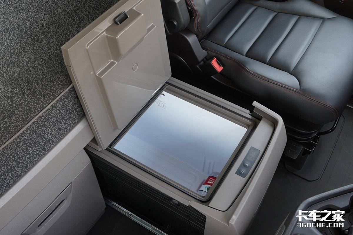 斯堪尼亚牵引车裸车价格,斯堪尼亚卡车顶配最新报价多少钱