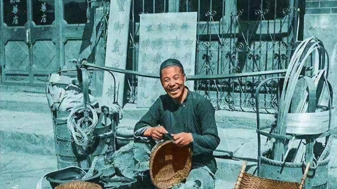 姘戝浗鐨叿浣滃潑,姘戝浗鐨尃