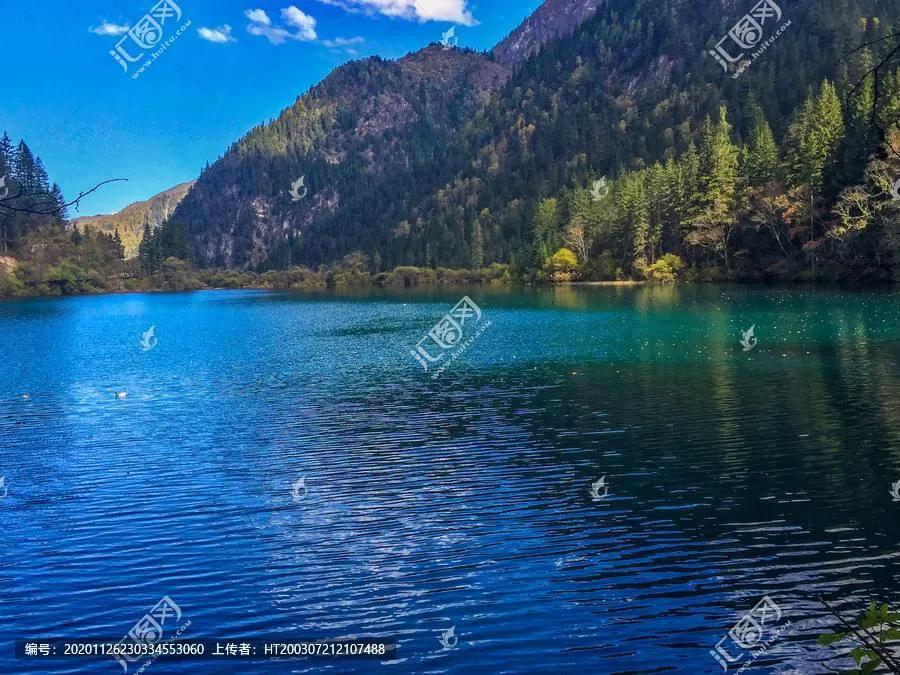 去九寨沟自己游还是跟团游好,成都出发去九寨沟旅游跟团游价格