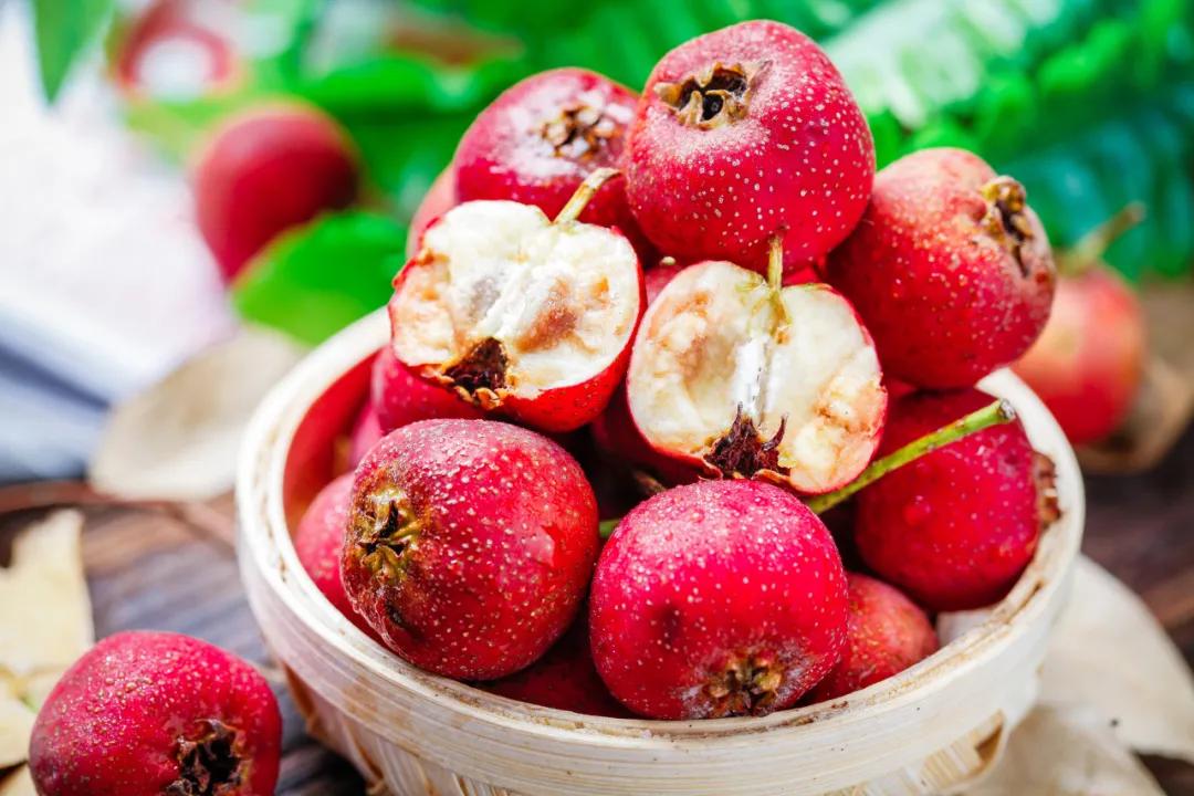 酸酸甜甜山楂好吃又好看,泡点酸酸甜甜的山楂好吃又开胃