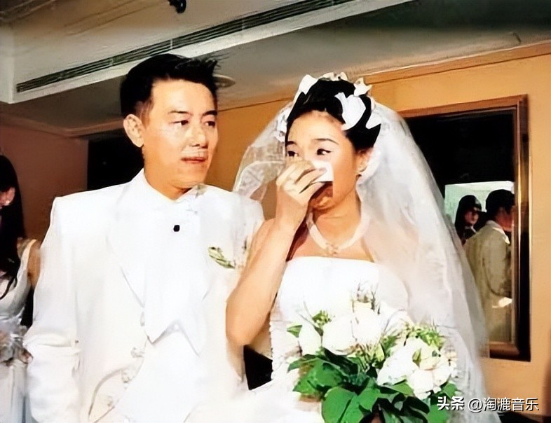 大骂张智霖，嫁给三级片演员，她这半生过得够本儿了