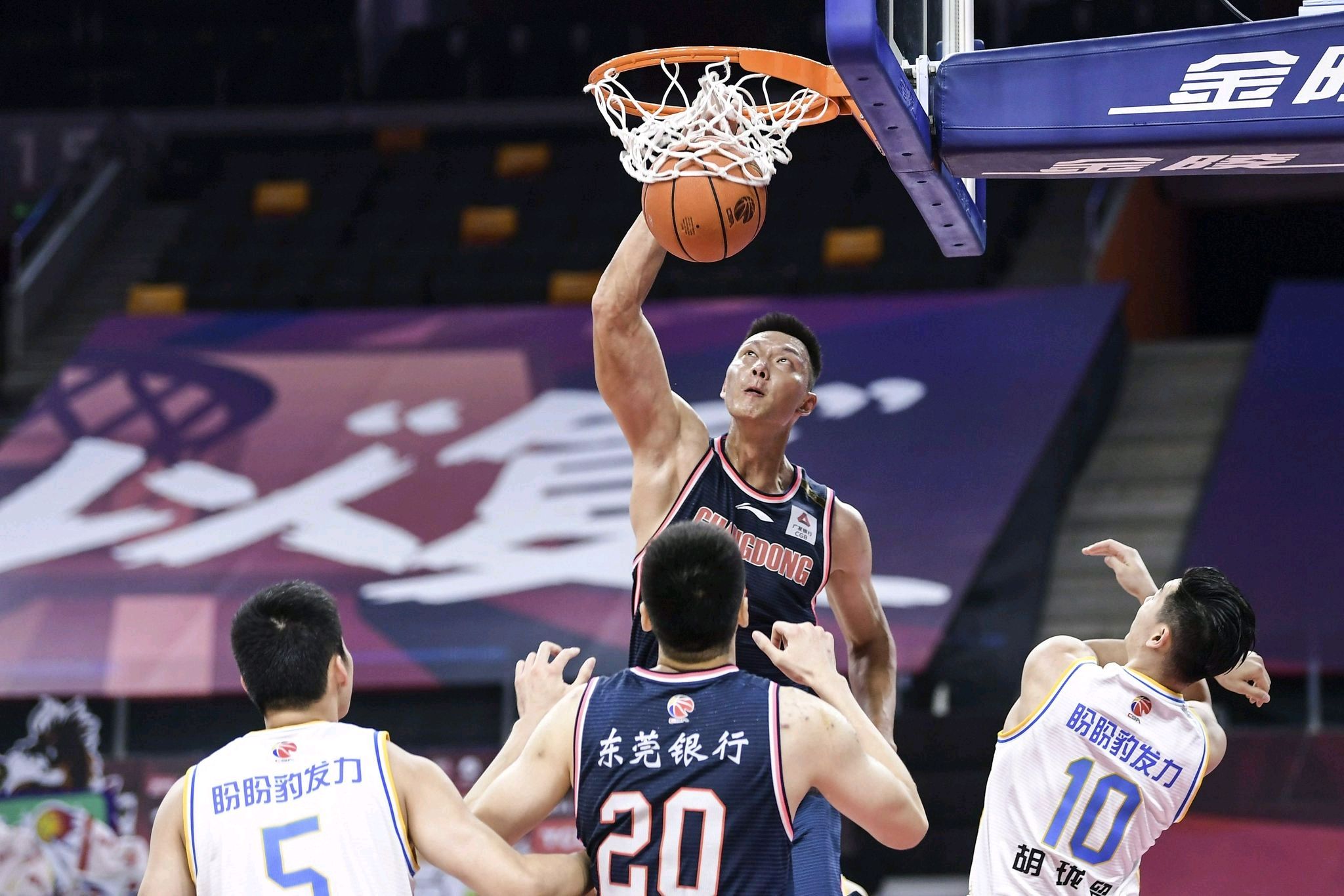 cba现役四大中锋排名,cba各队篮球主力队员名单