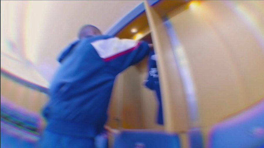 内马尔梅西和姆巴佩一起踢球,梅西姆巴佩内马尔更衣室合照