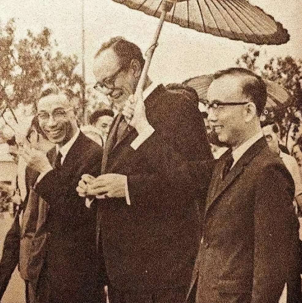 大揭秘邹文怀和李小龙全集,邹文怀与李小龙片场合照