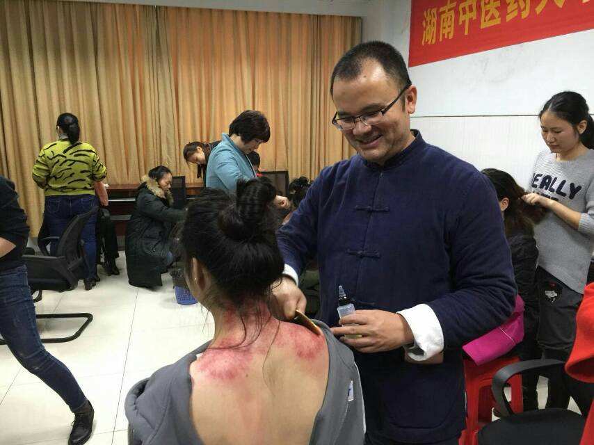 刮痧后痧疹怎样辨别,刮痧前胸出痧图与病症对照