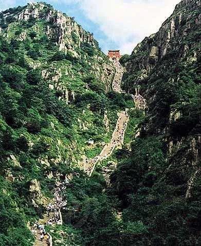 登上泰山的感觉,登上东岳泰山时的感慨