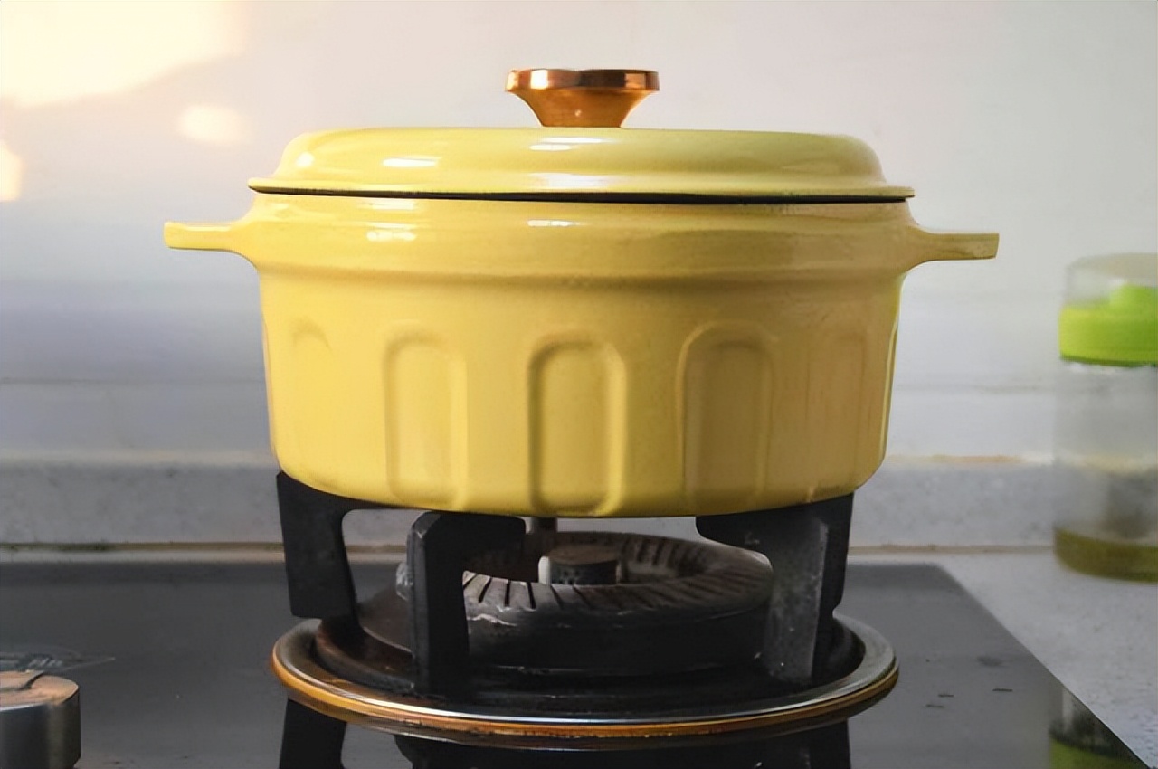 珐琅锅千元以上的和百元左右的,珐琅锅那么重为什么那么多人买