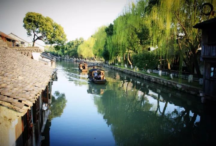 乌镇是个很美很美的地方,乌镇一个让人流连忘返的地方