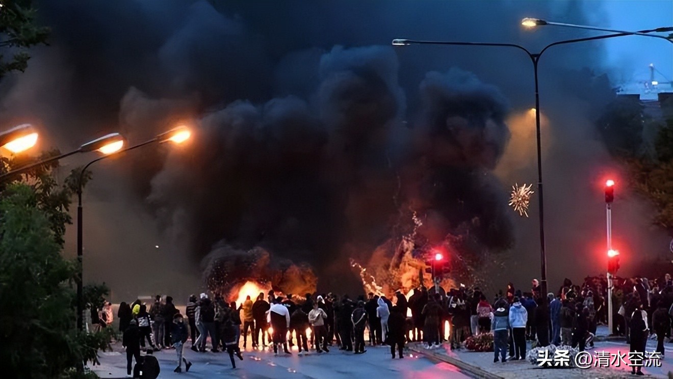 西方国家的所谓*权人**，不过是圣母婊的极度泛滥，最后必然被反噬